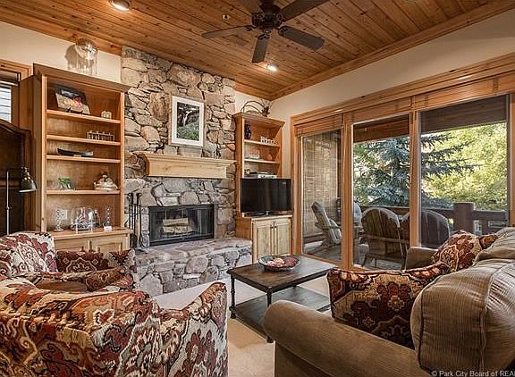 4th image of 46 Potter Ln