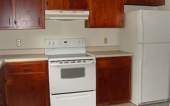 4th image of 2384 Gregory Dr