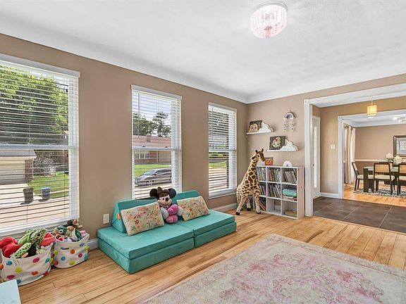 3rd image of 5033 Peyton Place Ct