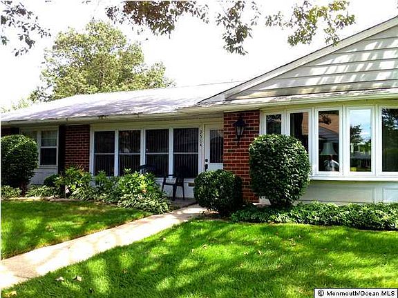 2nd image of 958 Aberdeen Drive #A