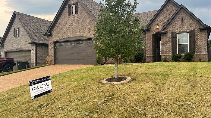 1st image of 250 Dogwood Spring Dr