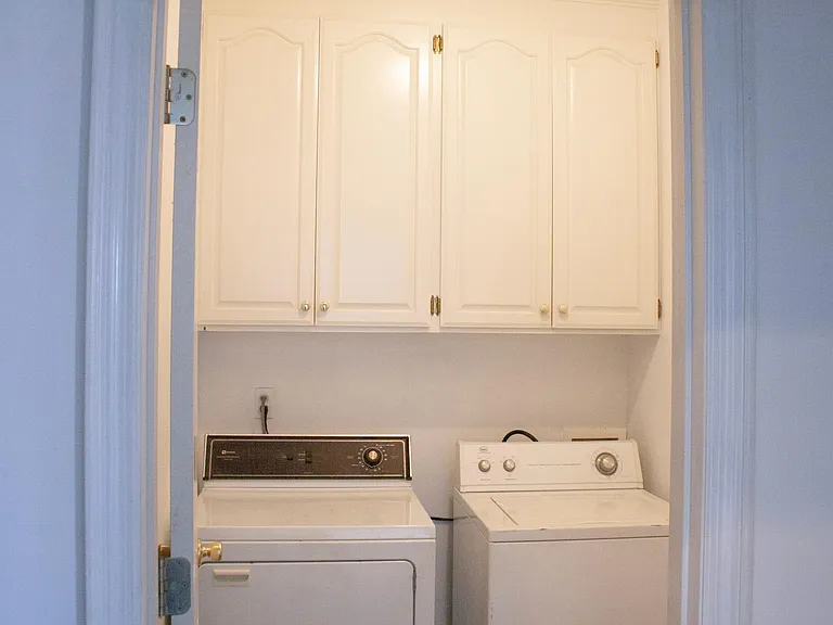 237 Yale Rd — Photo 26