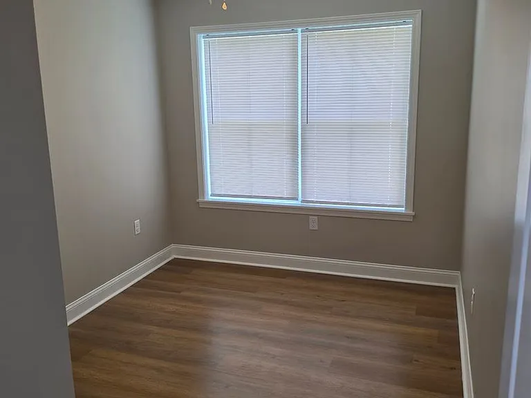 302 Thomas St — Photo 14