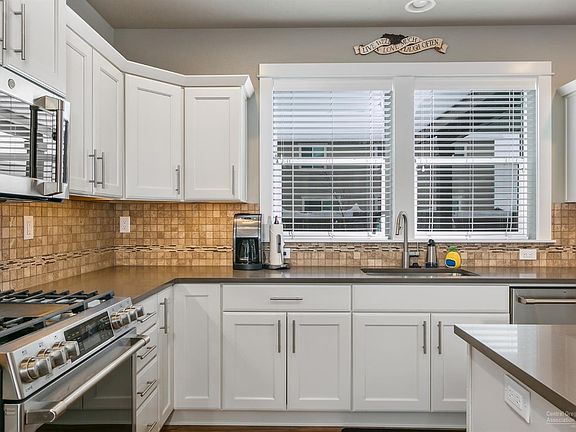 5th image of 20658 SE Meadowsweet Dr