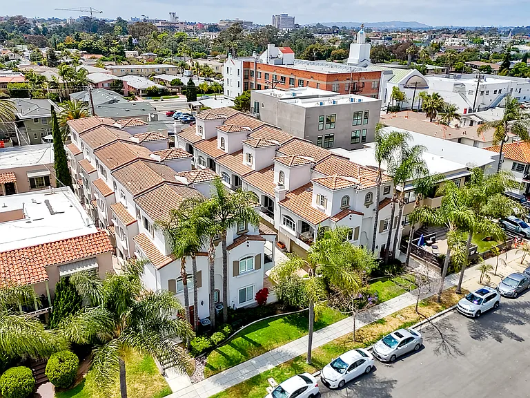Urban living in a quiet off-street