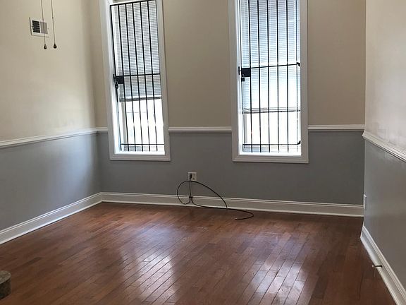 3rd image of 923 N 15th St #1