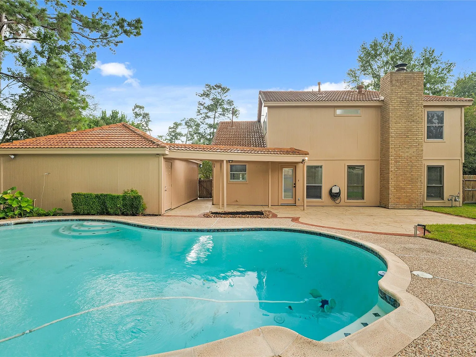 4 bed, 2.5 bath, 2364 sqft, $2,795 — Photo 4