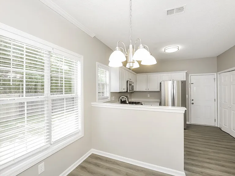 1609 Blossom Dr — Photo 8