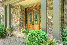 5th image of 410 Cherry Hill Dr SE