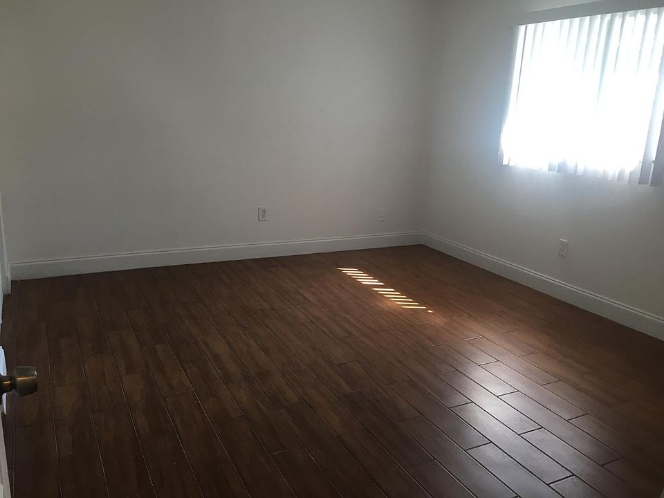 2nd image of 5950 SW 40th Ave