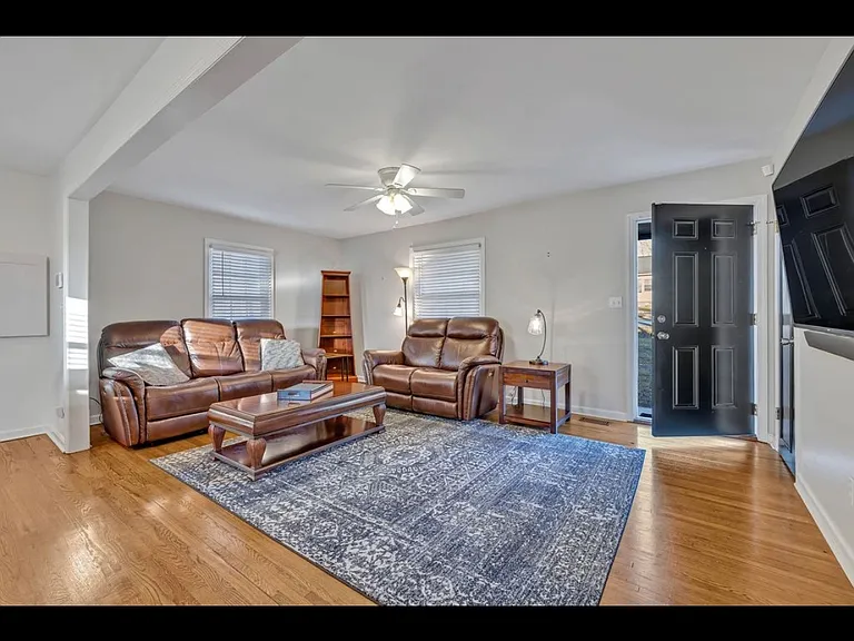 1117 Morningside Dr — Photo 5