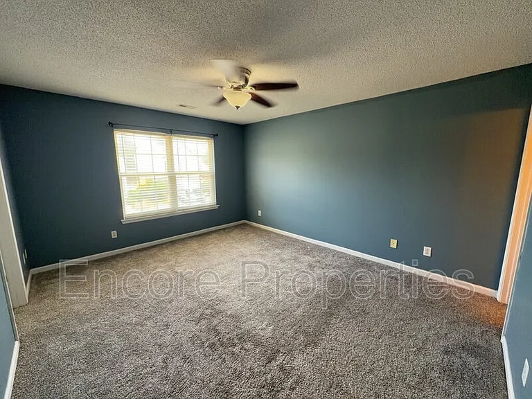 221 Danesway Dr — Photo 9