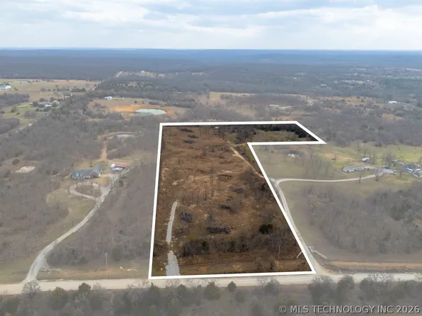 8015 Valley View Dr, Beggs, OK 74421