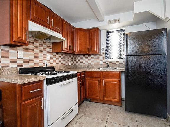 2nd image of 6909 Bayfield Ave