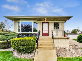 8251 S Oketo Ave, Bridgeview, IL 60455
