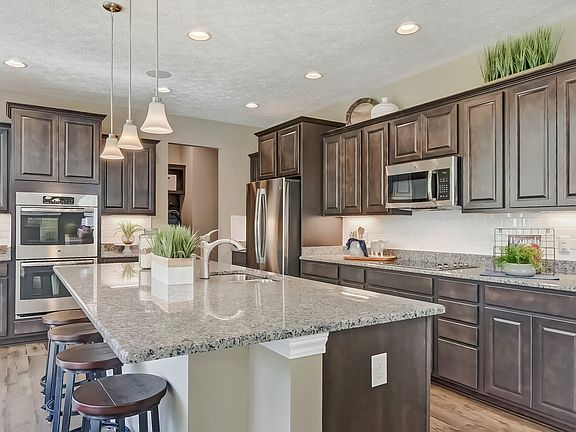 Expansive island in kitchen