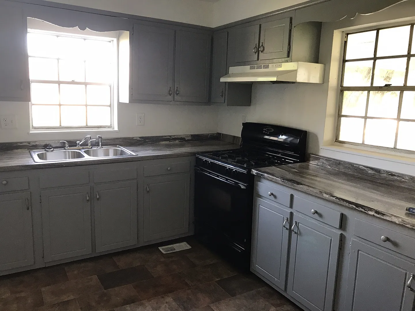 601 4th Street — Photo 1