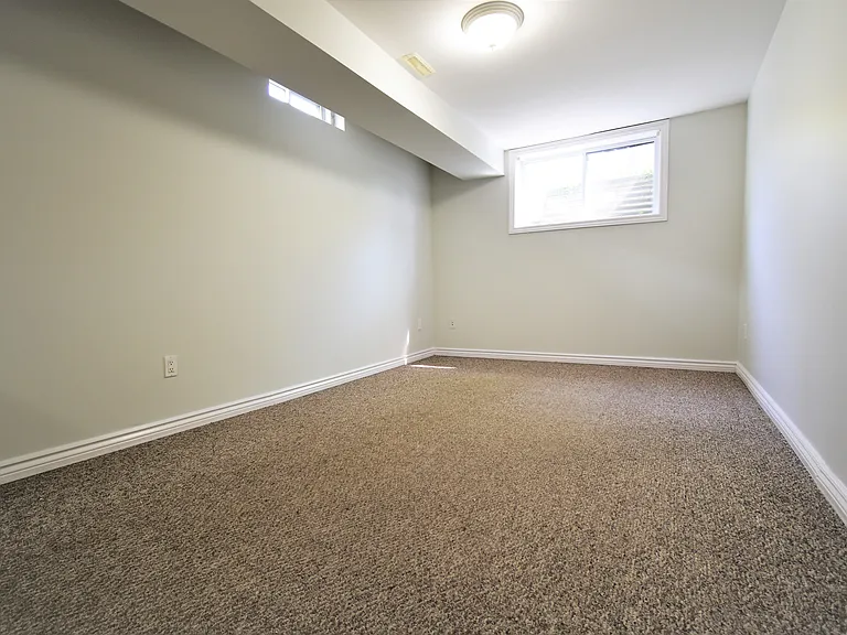 19 A College Cres #BASEMENT — Photo 9