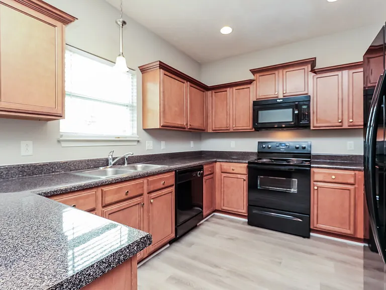 3314 Velvet Ct — Photo 7