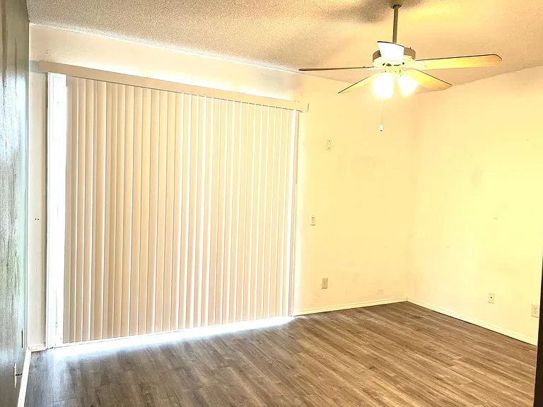 710 Lake Biscayne Way — Photo 26