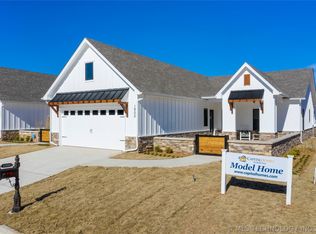 1935 W Imperial Pl, Broken Arrow, OK 74011