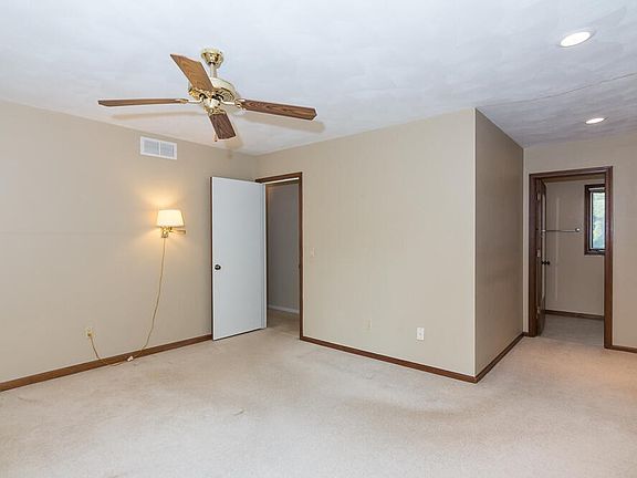 3rd image of 10197 Point O Woods Cir