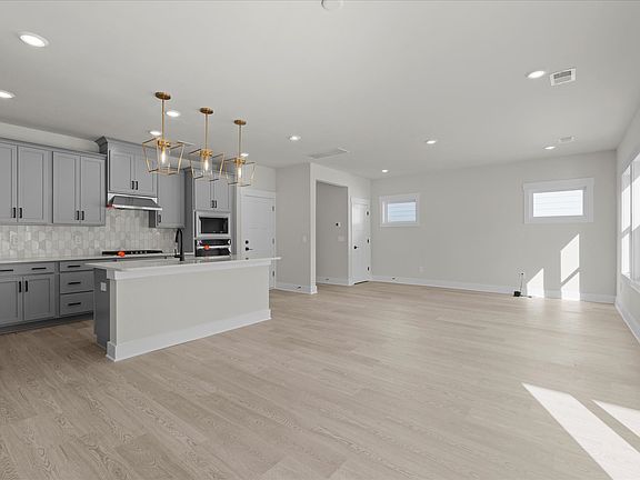 Welcome to the Lennon floorplan at Cedar Shoals - Heritage Collection.