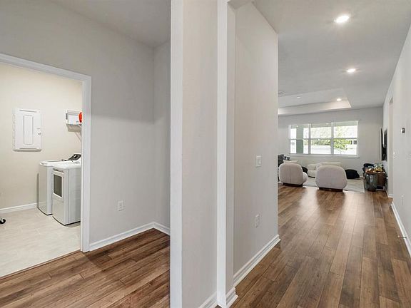 4th image of 13673 Fresh Ivy St #13673