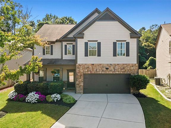 2nd image of 2426 Fair Oaks Way