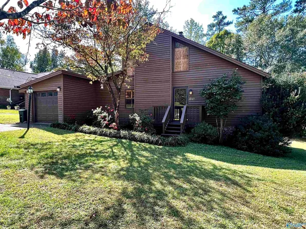 3517 Colonial Dr, Guntersville, AL 35976