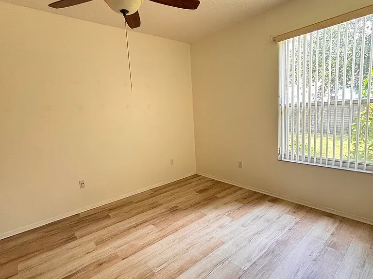 13218 Summerton Dr — Photo 2
