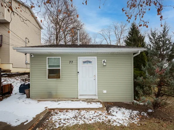 77 S Maple Ave, Fox Lake, IL 60020