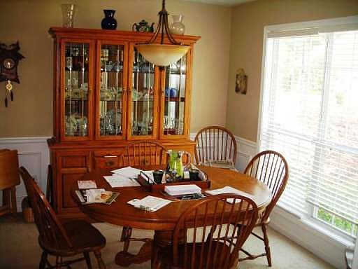 5th image of 789 Sunny Field Ln