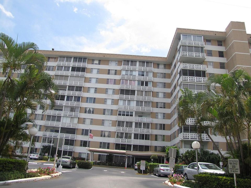 1st image of 4330 Hillcrest Dr APT 215