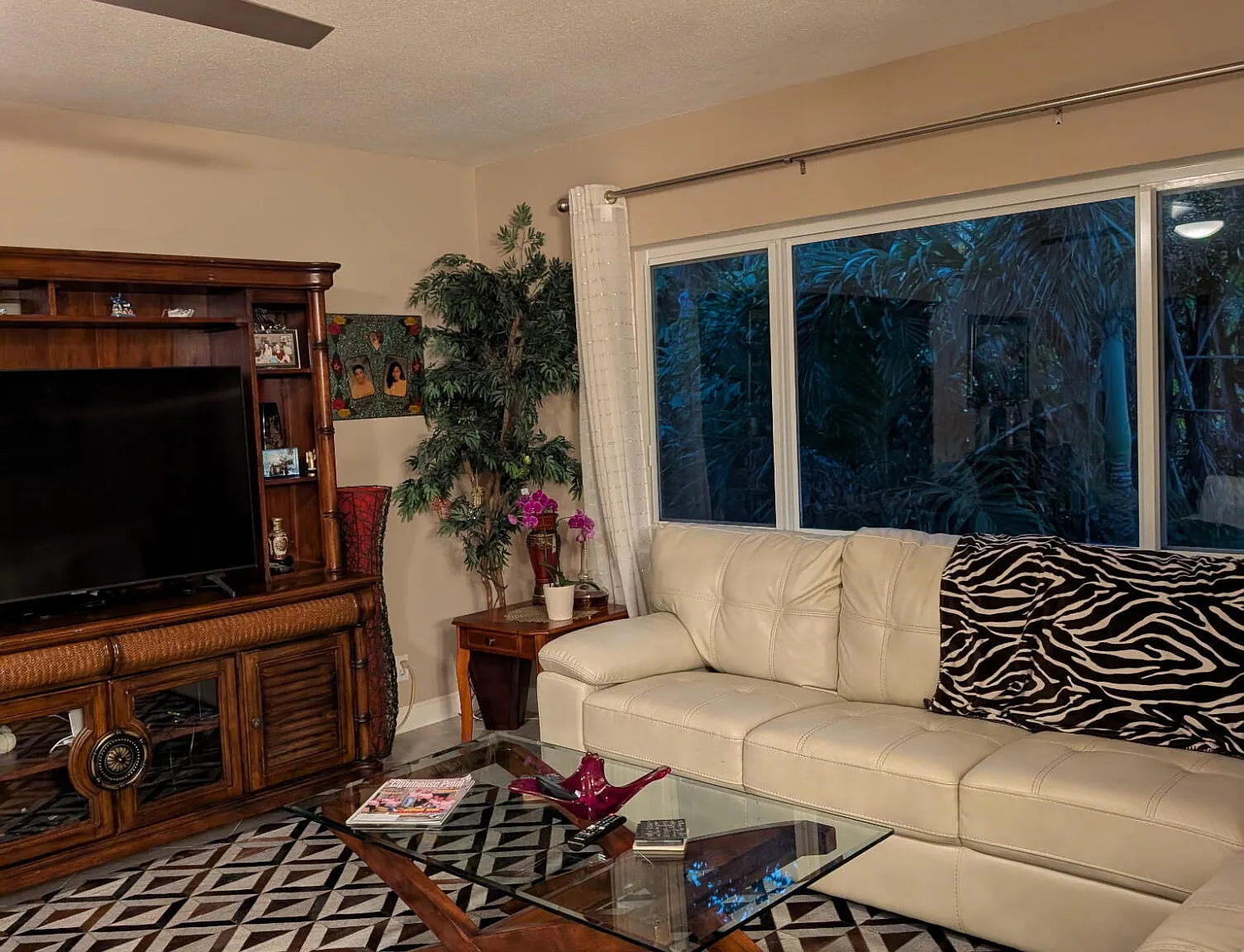 2 bed, 2.0 bath, 1197 sqft, $3,500 — Photo 2