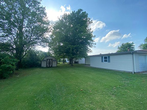 3rd image of 611 Margaret Ct