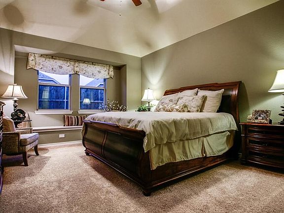 3rd image of 725 Caudle Ln