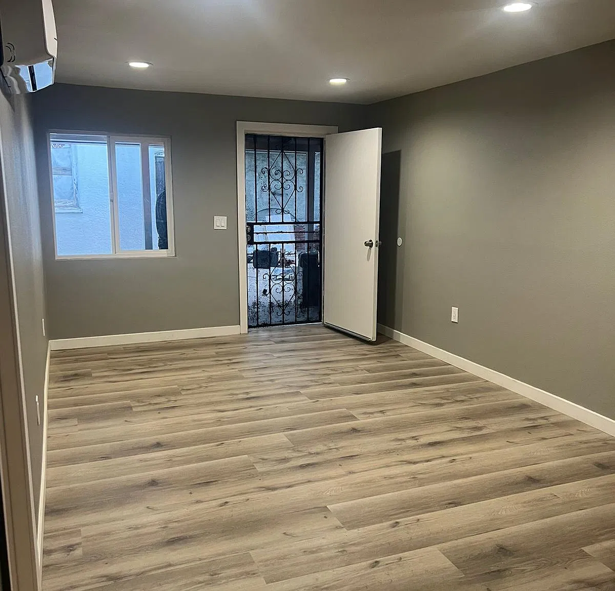 2 bed, 800 sqft, $2,700 — Photo 3