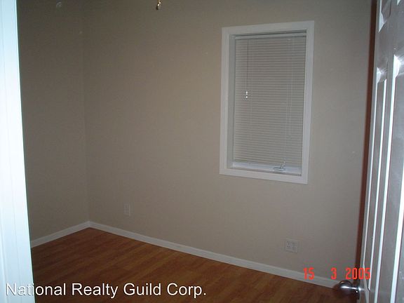 4th image of 2716 14th Ave S APT 1