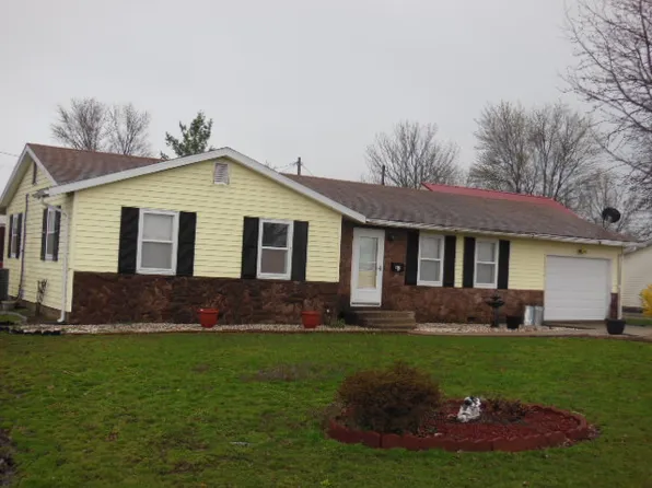 612 Field Ave, Flora, IL 62839