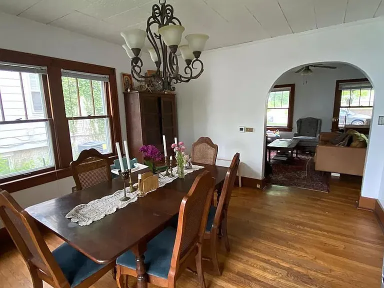 209 E Lutz Ave — Photo 12