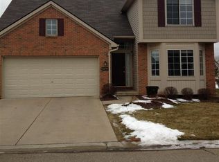 4470 Maple Creek Dr, Grand Blanc, MI 48439
