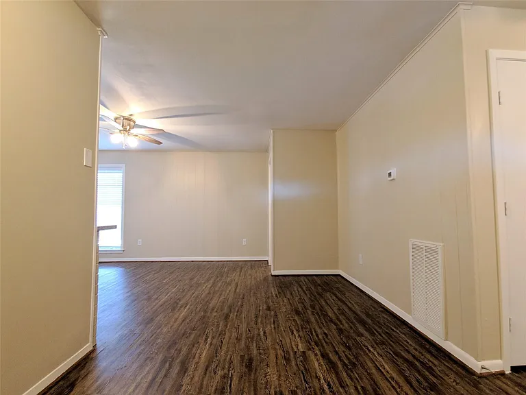 4805 Crepe Myrtle Ln — Photo 4