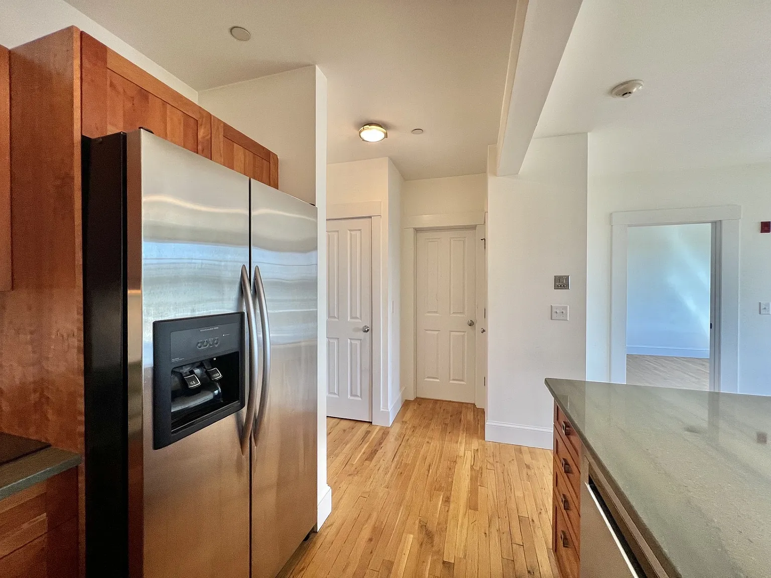 1 bed, 686 sqft, $3,250 — Photo 4