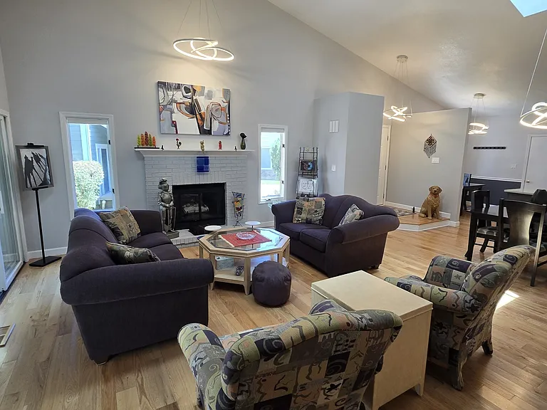 8198 Foxchase Cir — Photo 9