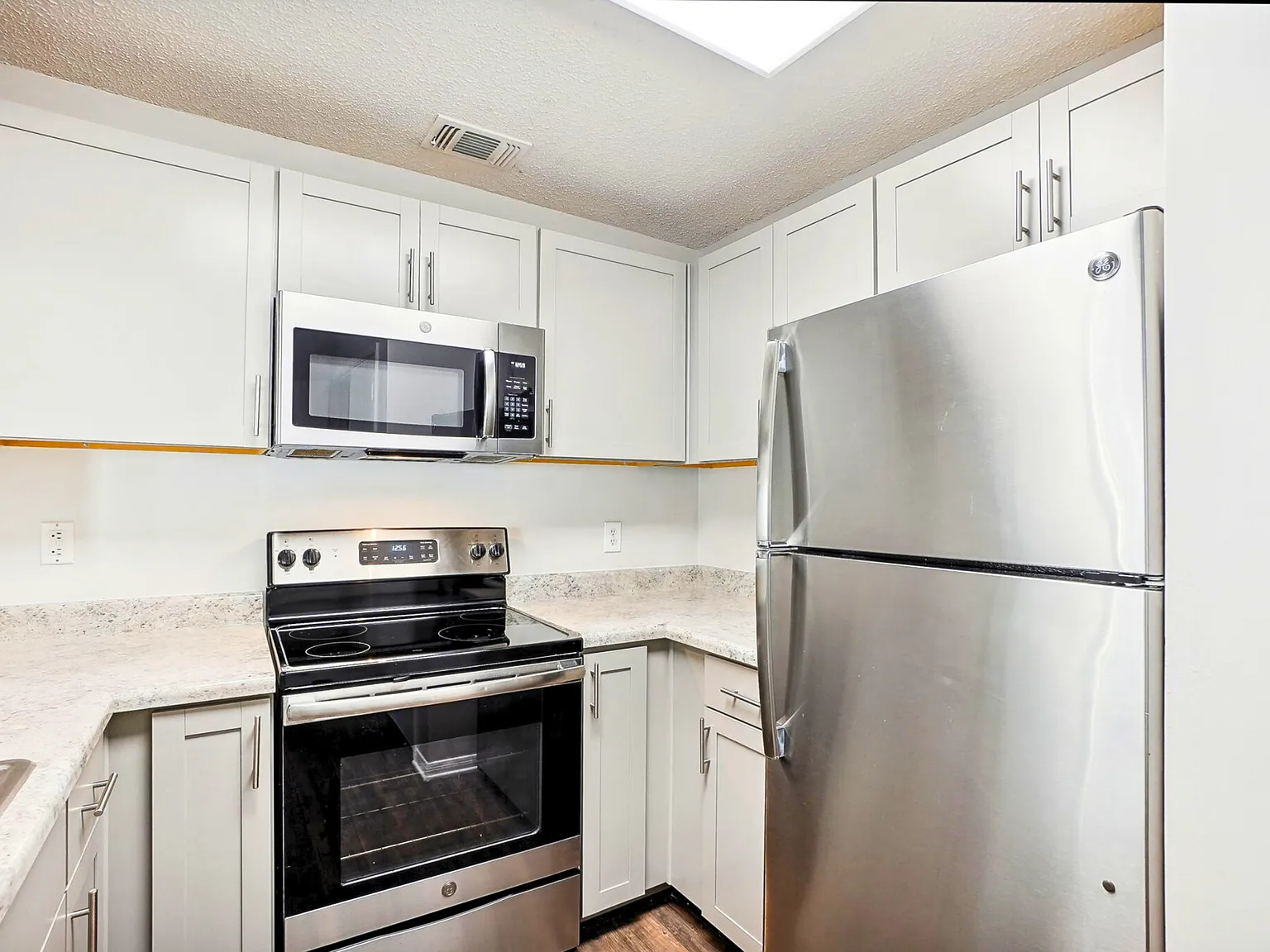 Cambridge Park Apartments — Photo 3
