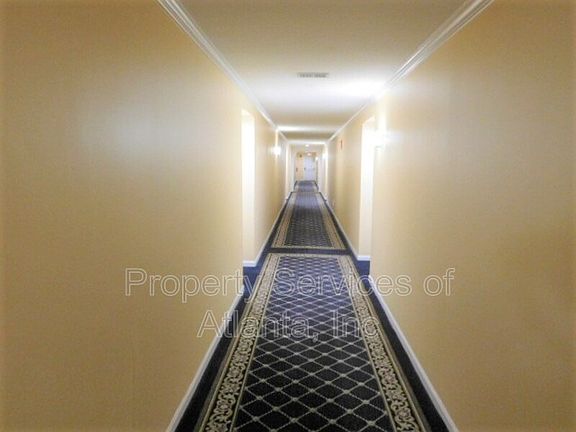 5th image of 4115 Pine Heights Dr NE