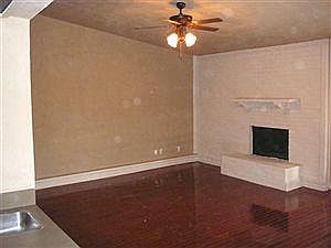 4th image of 2501 Jo Lyn Ln