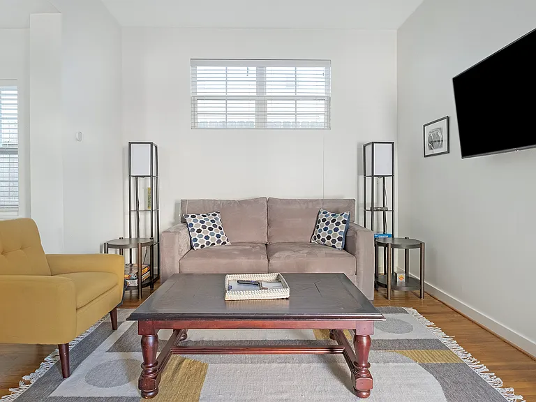 5004 Crawford St #C — Photo 2