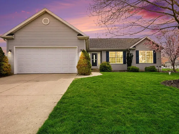 13702 Broken Wood Dr, Granger, IN 46530